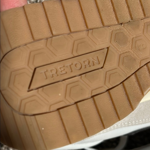 Tretorn White and Green Classic Sneakers - Picture 4 of 7